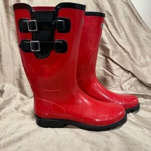 puddletons red boots and Black Women's Rain Boots size 9